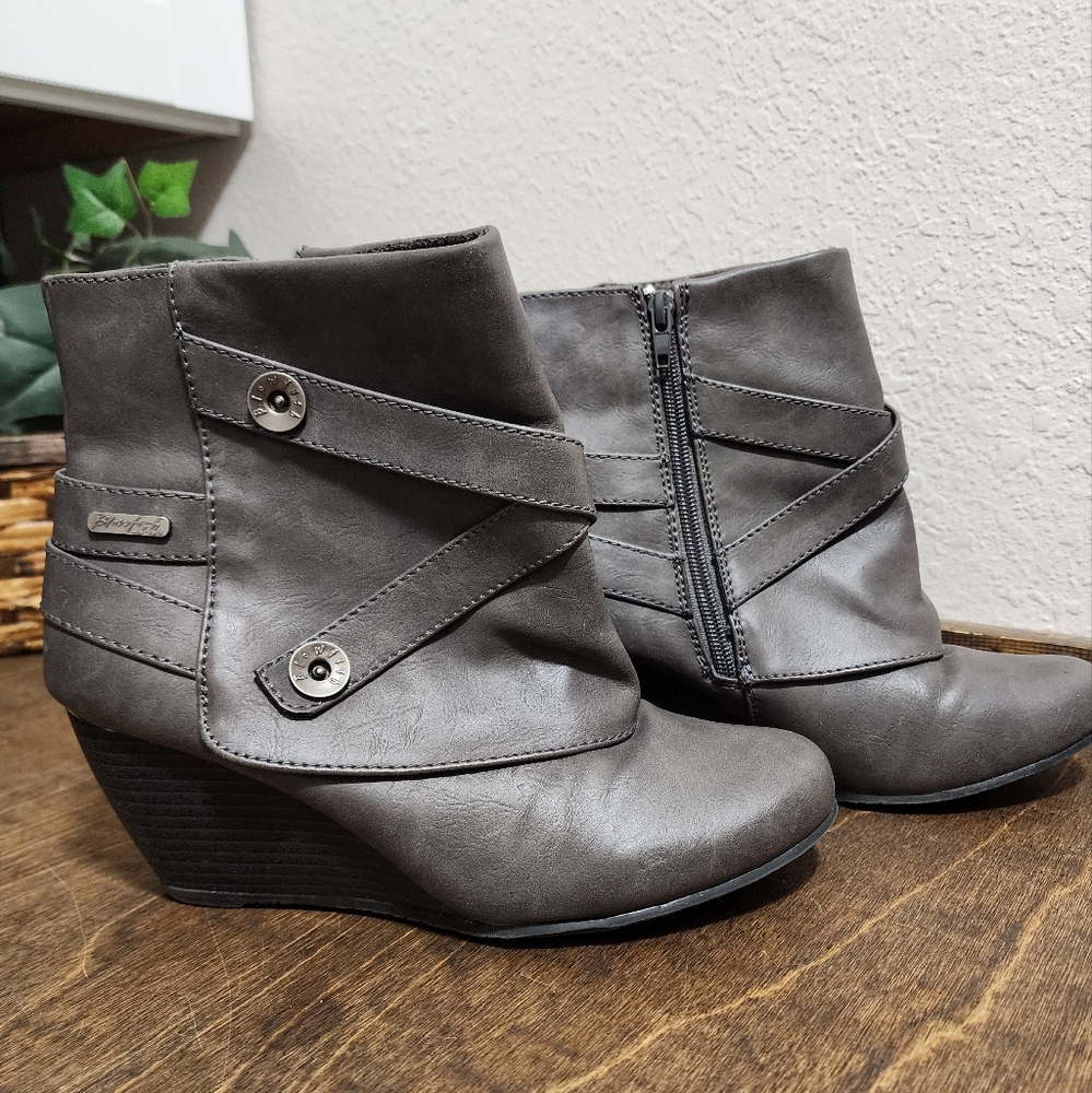 Blo Fish Gray Wedge Ankle Boots
